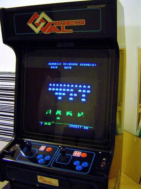 Space Invaders en una recreativa Videoval de Iturbe. Fotografía de Scalleja.